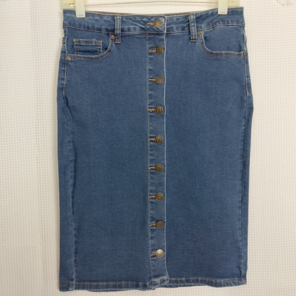Satin Doll Jean skirt size medium Spandex Stretch button up